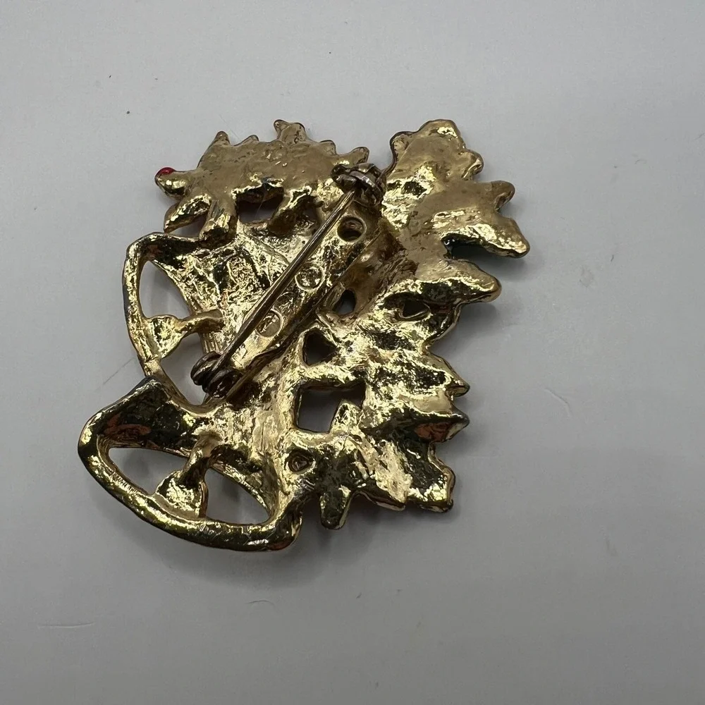 Vintage Bell Brooch Red Green Enamel Gold Tone Christmas Holiday‎ Pin